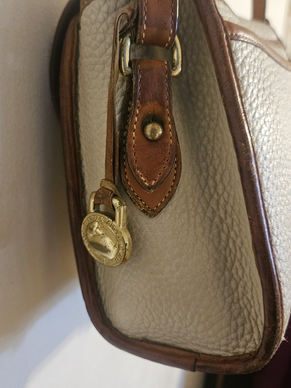 Vintage Dooney & Bourke All Weather Leather Essex Crossbody Bag, Made in USA! - Picture 5 of 16